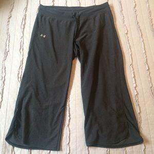 Under Armour Pants - Under Armor HeatGear Capris Under Armour Pants - Under Armor HeatGear Capris